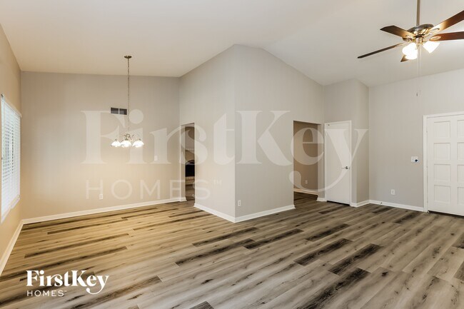 Foto del edificio - 10632 N 39th Ave