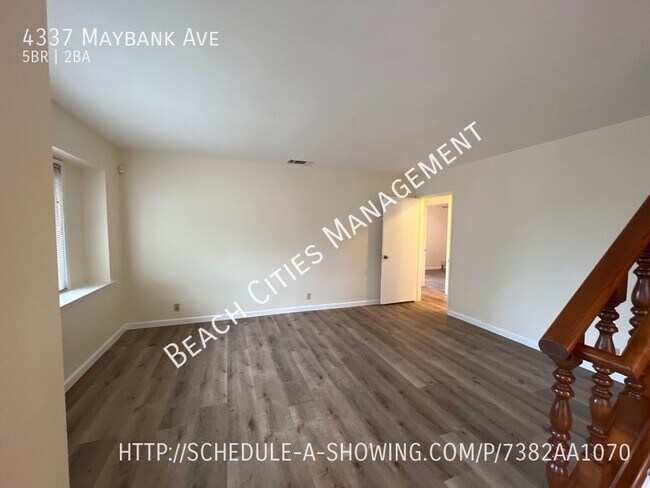 Building Photo - Beautiful Large 5 Bedroom, 3 Bathroom Home...