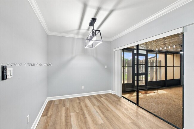 Foto del edificio - 646 SE 12th Ct