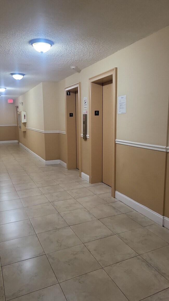 Foto del edificio - 5033 NW 7th St