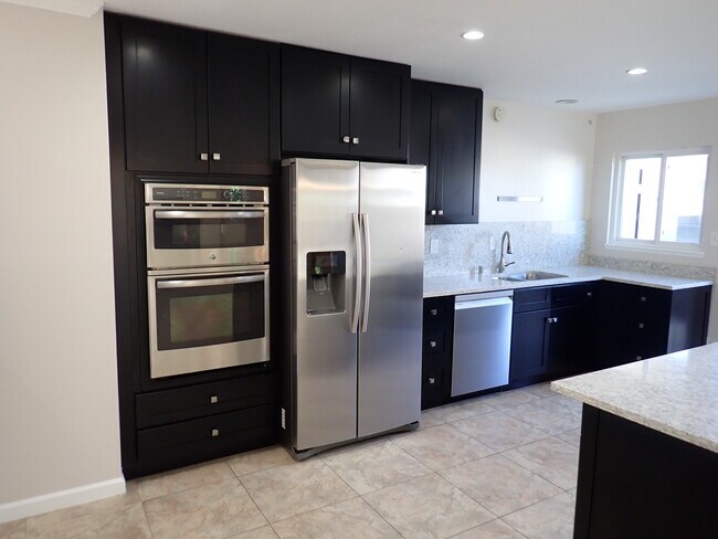 Building Photo - 1455 Transite Ave