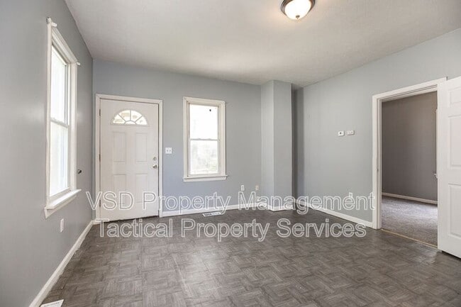 Building Photo - 3651 E 55th St