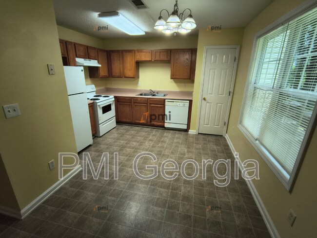 Foto del edificio - 8370 Hollis St