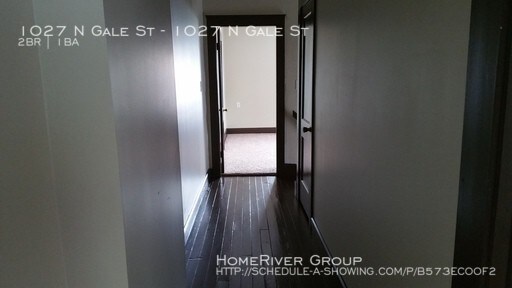 Foto del edificio - Move in Ready Little Flower Charmer!
