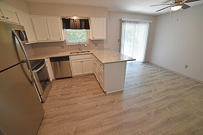 Building Photo - Amazing 3 Bedroom Home in Independence