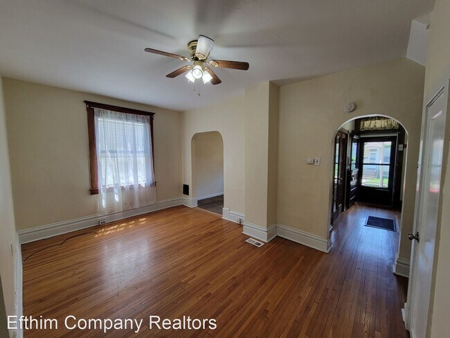 Building Photo - 2 br, 1.5 bath House - 4841 Sigel Ave.