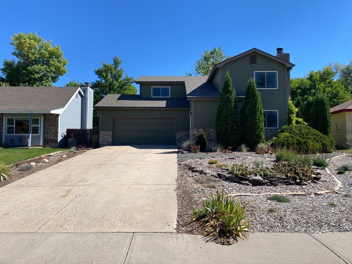 Primary Photo - 3-Bed / 3.5-Bath Single-Family Mid-Town Ho...