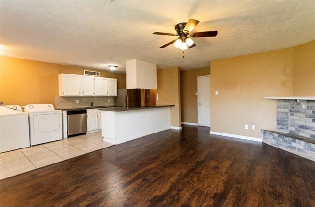 Building Photo - 6314 Edenglen Ct