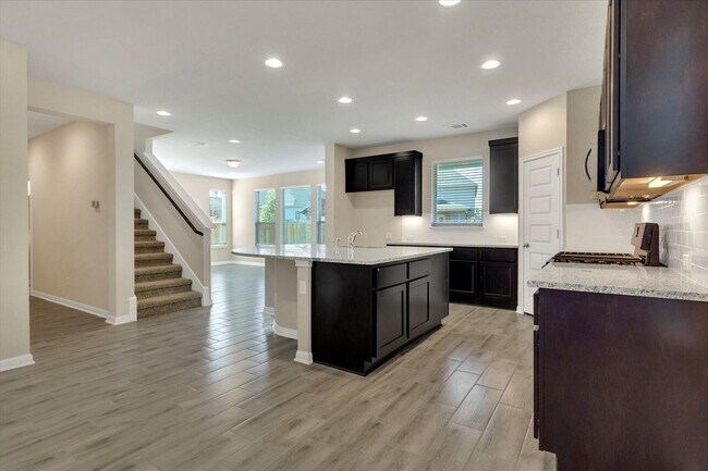 Building Photo - 704 Olive Creek Dr