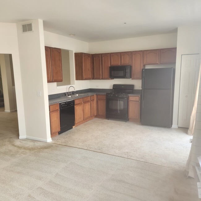 Building Photo - 830 Summit Creek Dr