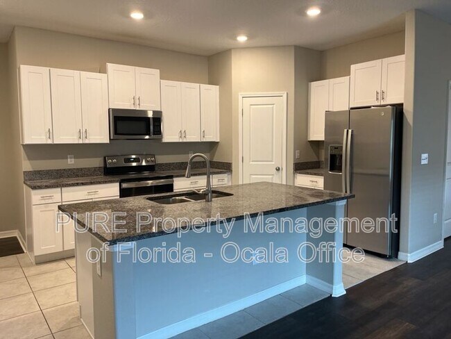 Building Photo - 9270 SW 58th Cir