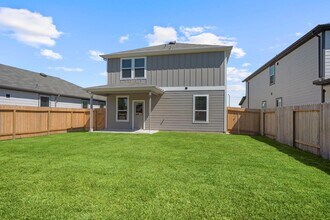 Building Photo - 24514 Red Hawthorn Trce