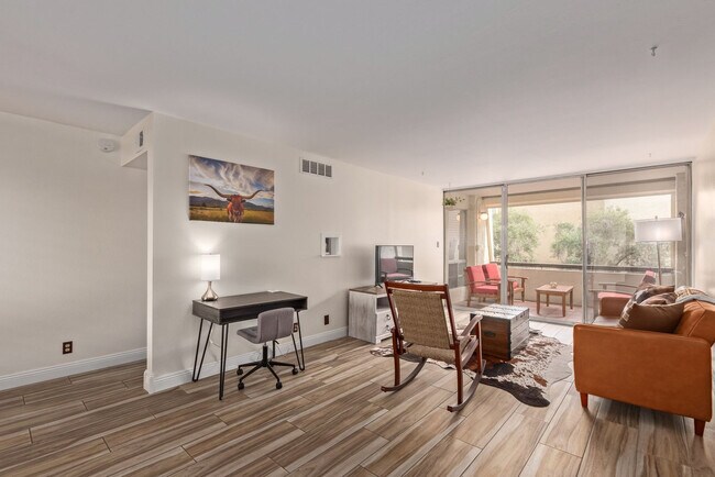 Foto del edificio - 7625 Camelback Rd