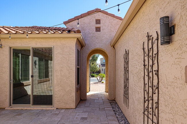 Foto del edificio - 15626 W Campbell Ave