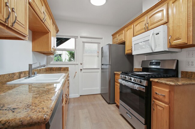 Interior Photo - 1975 S. Beverly Glen, near Rancho Park!