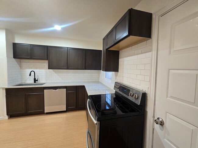 Foto del edificio - 3030 W Kentucky Ave