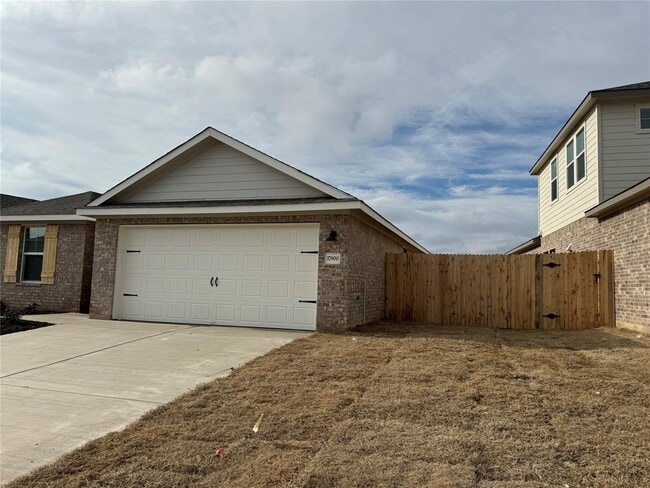 Building Photo - 17900 Fairbridge Ln