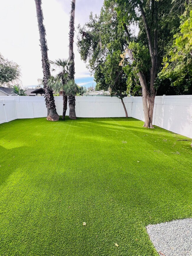 Foto del edificio - 8561 Marklein Ave