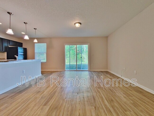 Foto del edificio - 3880 Bolt Ave