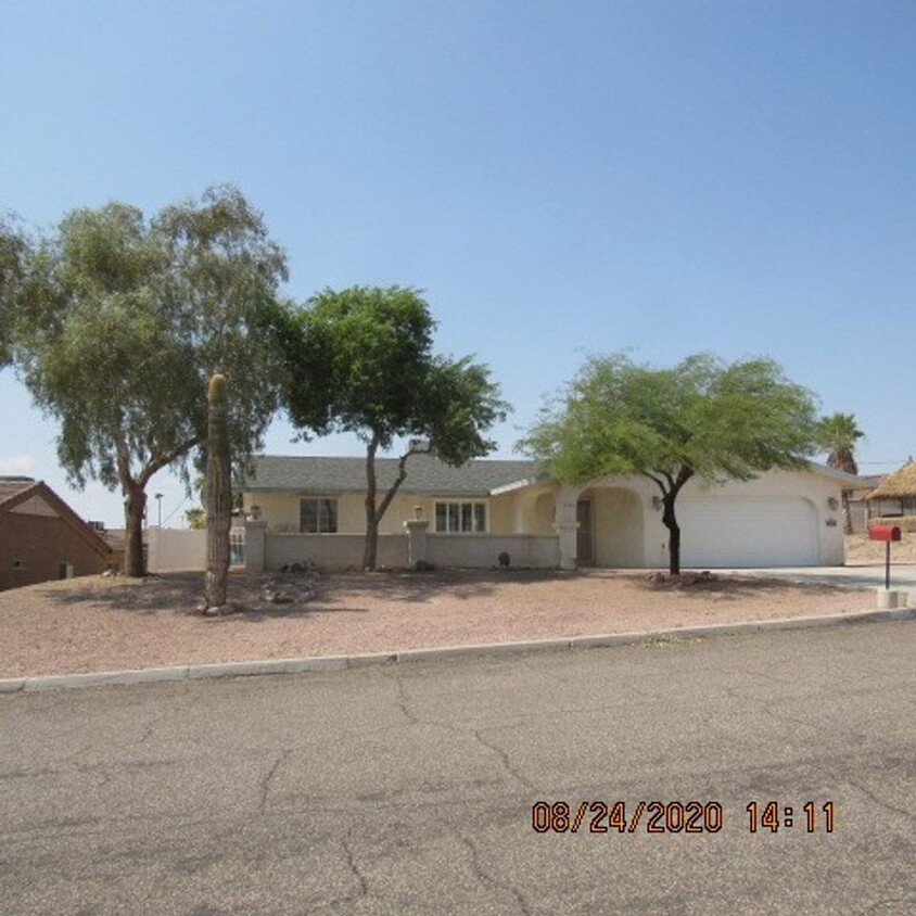 Foto principal - 3 Bedroom Pool Home with RV Parking