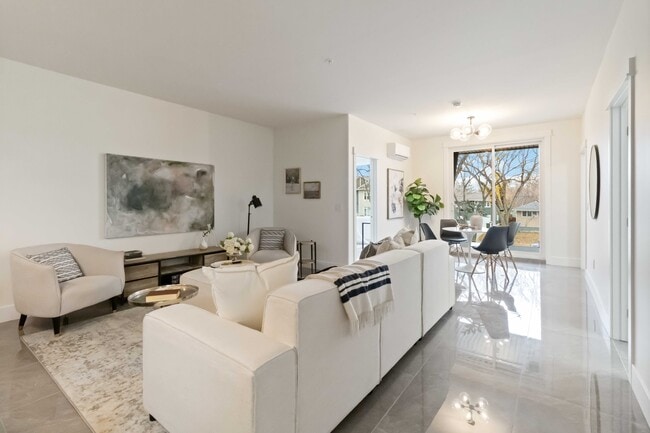 Building Photo - 1414 Main St