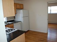 Building Photo - 2516 W Foster Ave