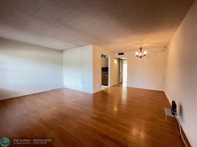 Foto del edificio - 800 SW 131st Ave