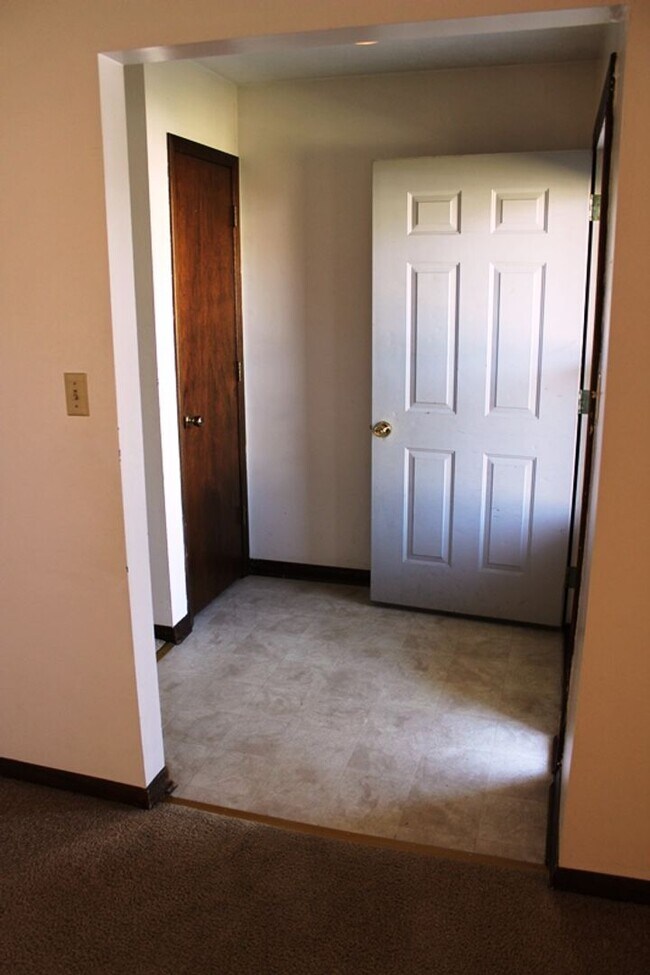 Foto del edificio - $300 OFF OCTOBER RENT! Spacious home in Ea...