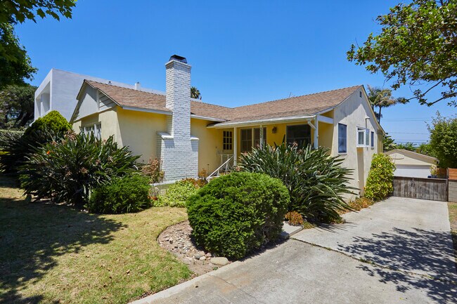 Building Photo - 3530 Mountain View Ave