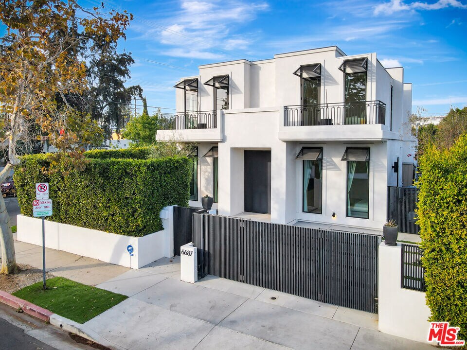 Foto principal - 6687 Colgate Ave