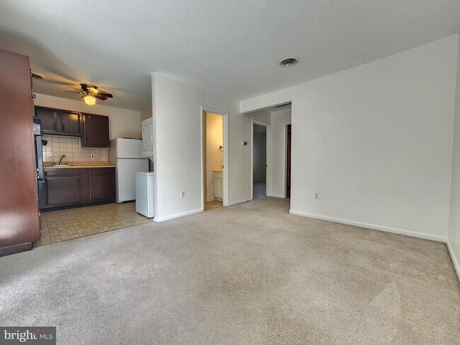 Building Photo - 615 Wallerson Rd