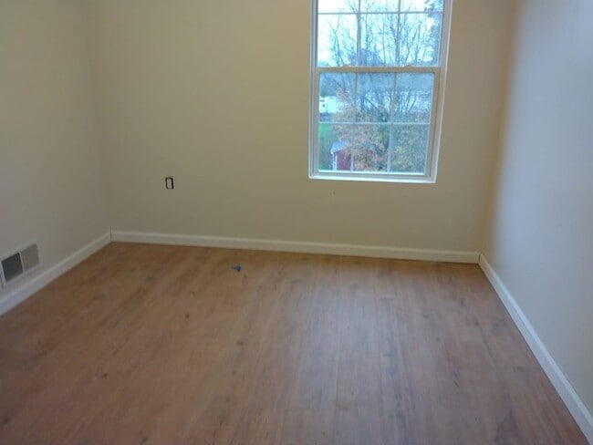 Building Photo - 1299 Porters Rd