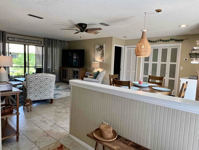 Building Photo - 100 Cypress Pl