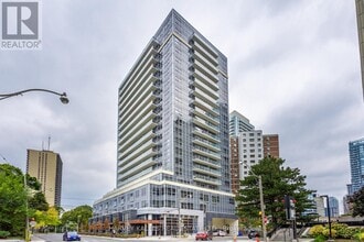 Building Photo - 58 Orchard View Blvd