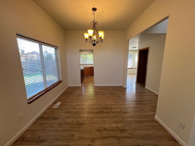 Foto del edificio - 7403 Shadowwood Ct NE