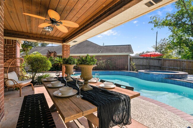 Foto del edificio - 416 Live Oak Ln