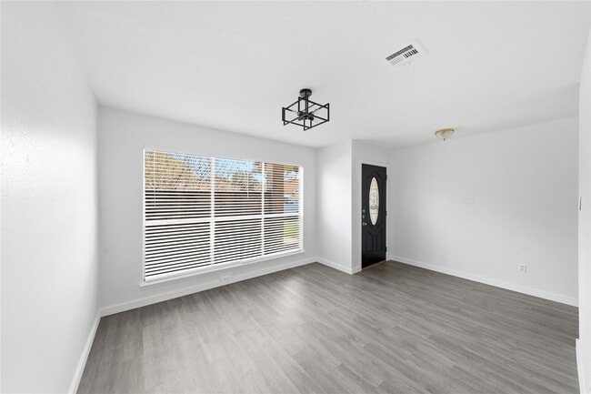 Building Photo - 2303 Keyhole Ln