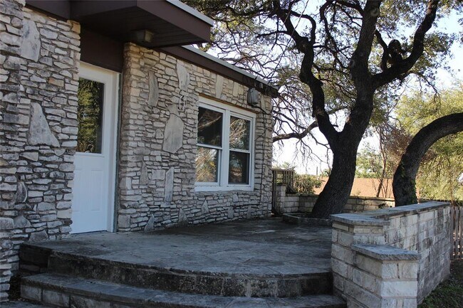 Foto del edificio - 4804 Ranch Rd 620