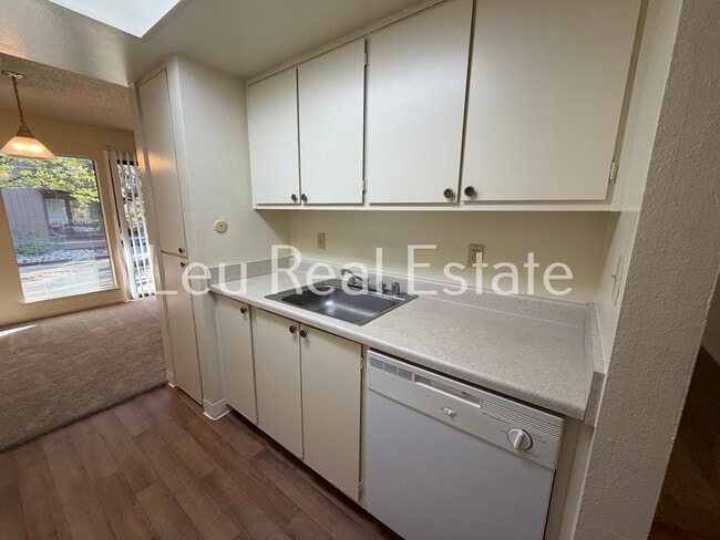 Building Photo - 1027 Fulton Ave