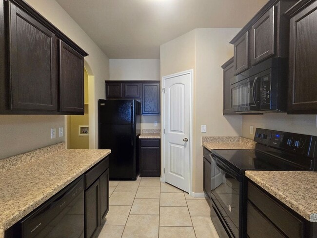 Building Photo - 4610 Cambridge Dr