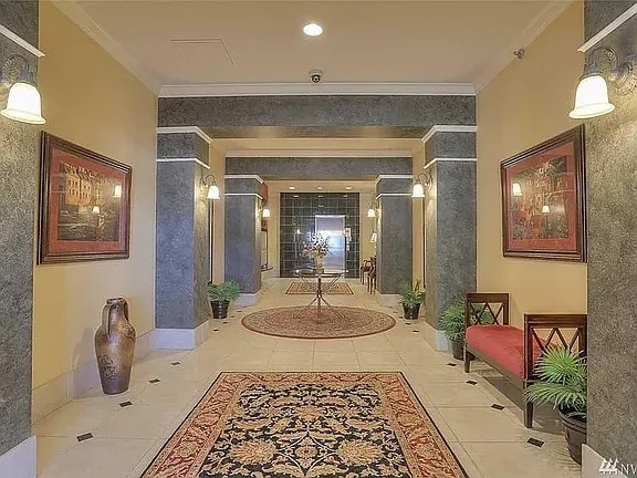 Foto principal - 2425 33rd Ave W