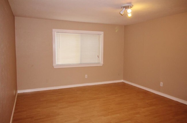 Building Photo - 7351 Addicks Clodine Rd