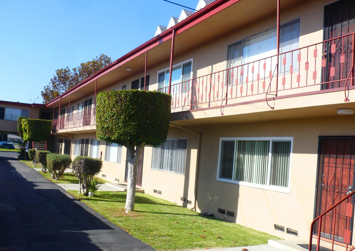 Primary Photo - 15430 Hawthorne Blvd