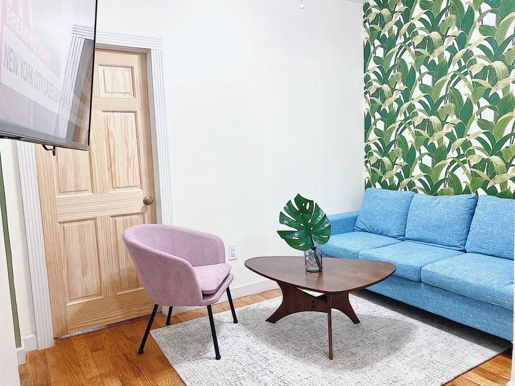 Furnished room/NOT APARTMENT - Furnished room/NOT APARTMENT
