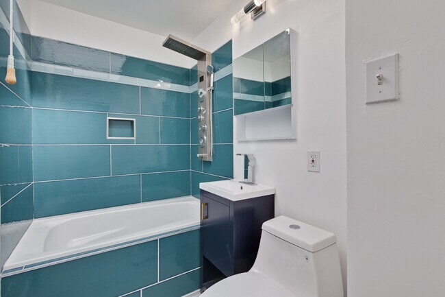 Photo - 289 Bridgeview Dr House