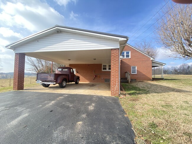 Building Photo - 7440 Mount Herman Rd