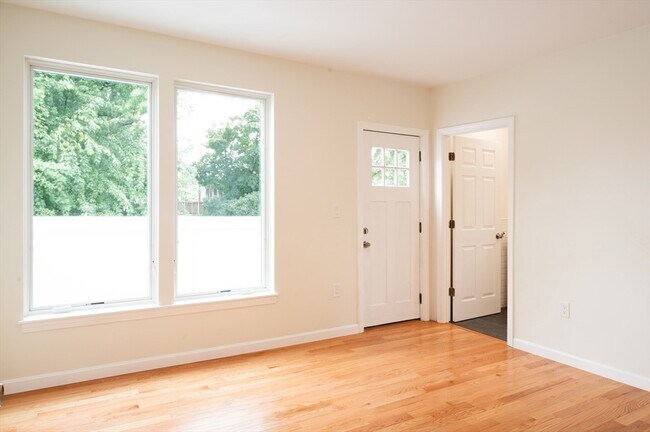 Foto del edificio - 171 Everett St