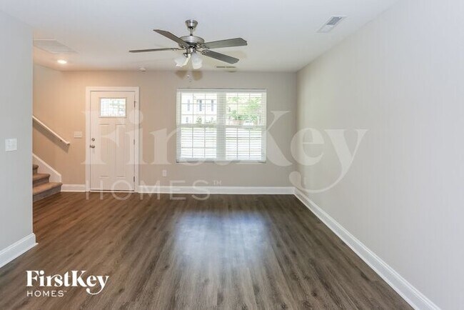 Foto del edificio - 2071 Samantha Dr