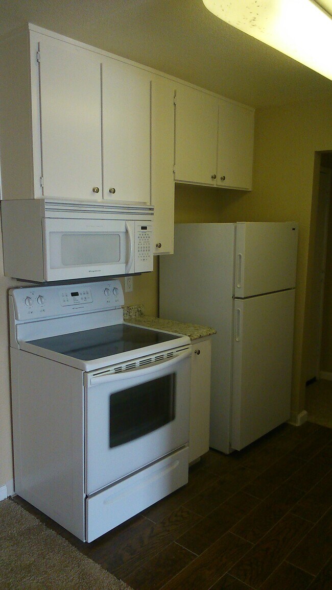 14101 E 14th St Unit 313, San Leandro, CA 94578 Condo for Rent in San
