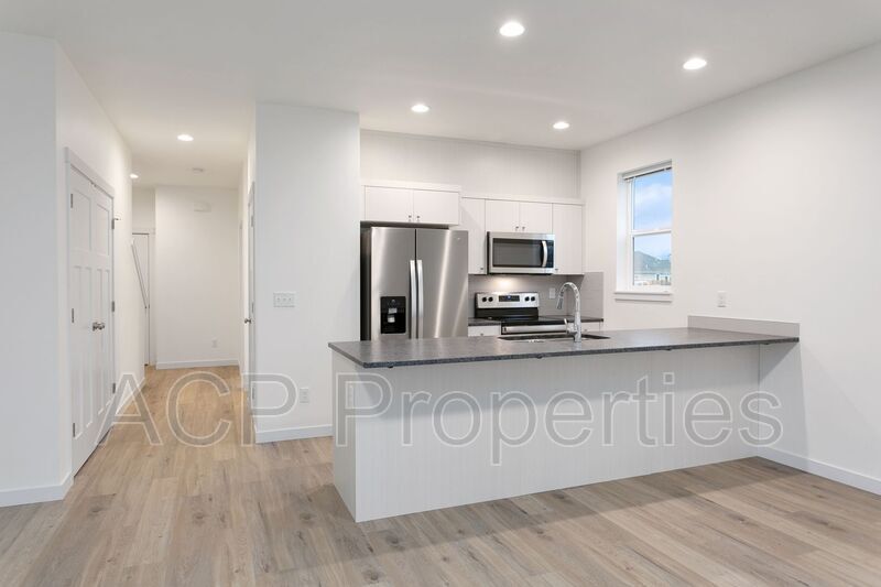 2284 Brome St Unit D, Lynden, WA 98264 Condo for Rent in Lynden, WA